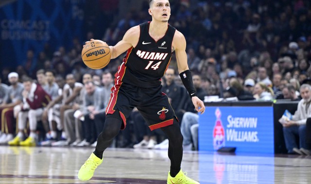 官方网站-NBA彩经：热火守卫主场轻松赢下奇才 马刺攻陷高原客场拿下掘金