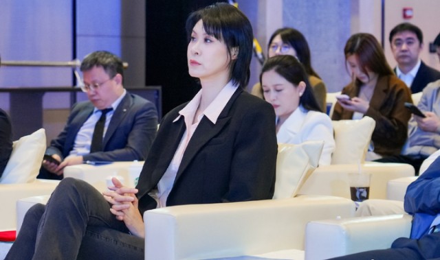 Kaiyun sports-中国女排44岁奥运冠军近照曝光，英姿飒爽，好感姚明被拒至今单身|赵蕊蕊|蕊蕊|副攻|雅典奥运会|奥运会_新浪体育_新浪新闻