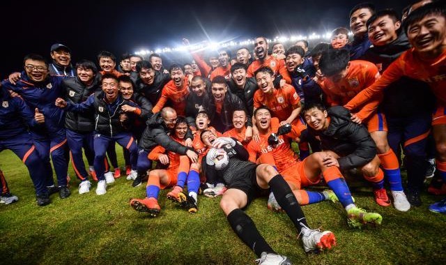 官方网站-中国足球2021：中超陷入困局 亚冠惨败国足流浪